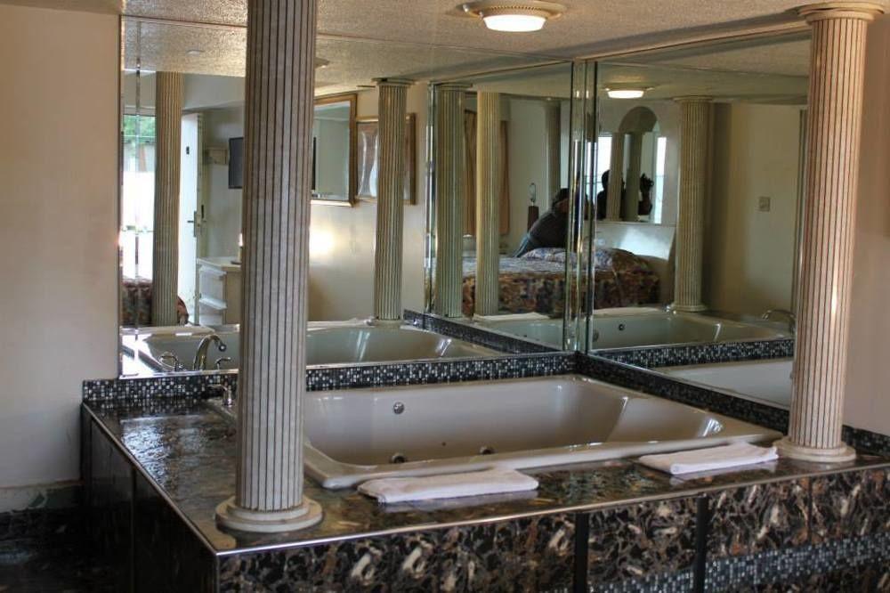 Presidential Inn And Suites Лионс Экстерьер фото