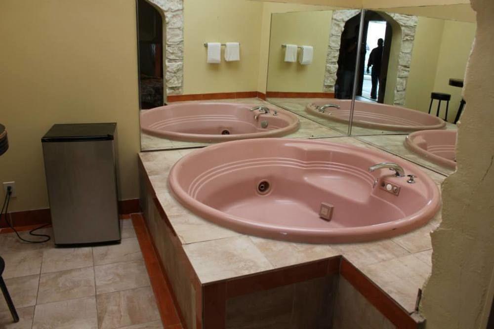 Presidential Inn And Suites Лионс Экстерьер фото