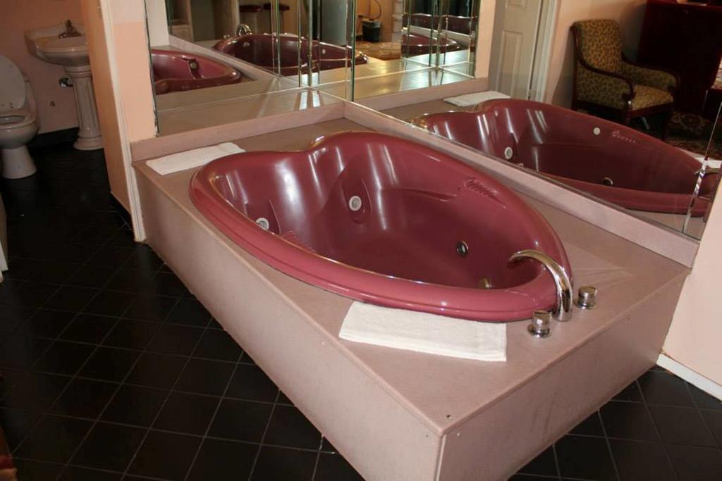 Presidential Inn And Suites Лионс Экстерьер фото
